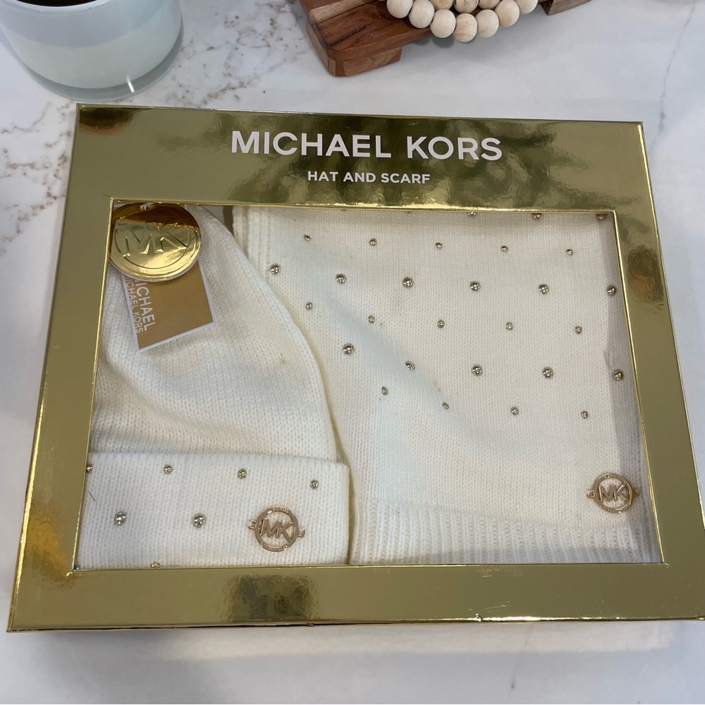 Authentic Michael Kore Hat and Scarf Set! - Winter White - Picture 3 of 6